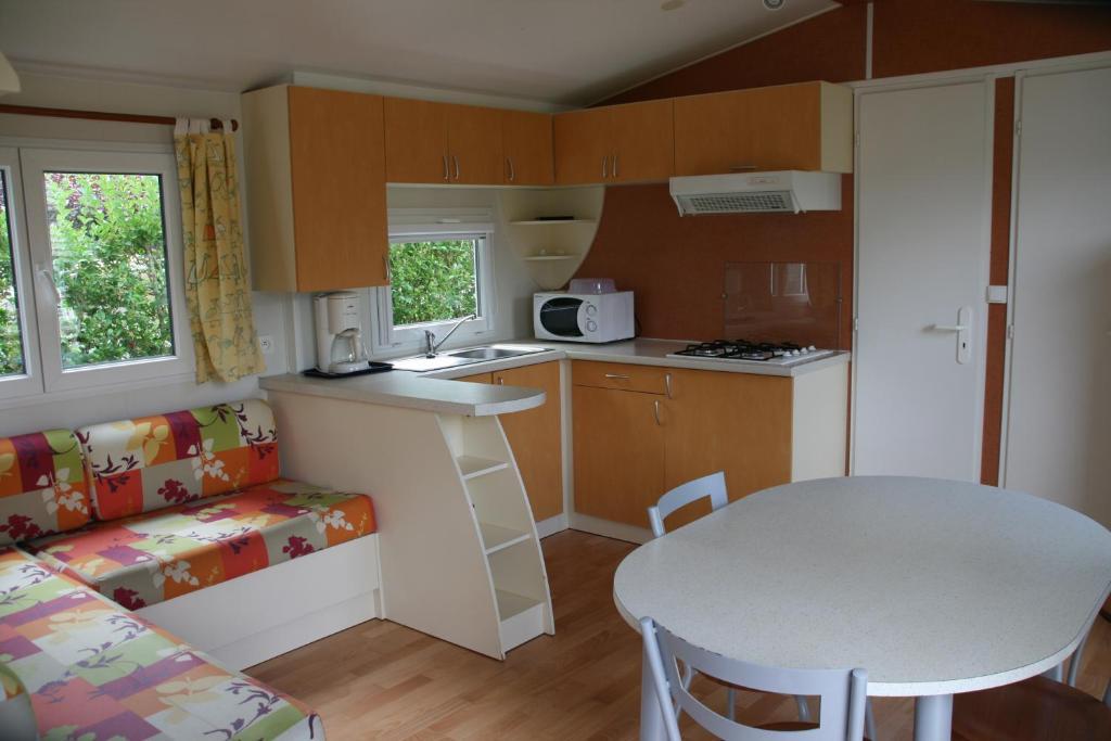 Camping De La Baie 호텔 라트리니트쉬르메르 객실 사진